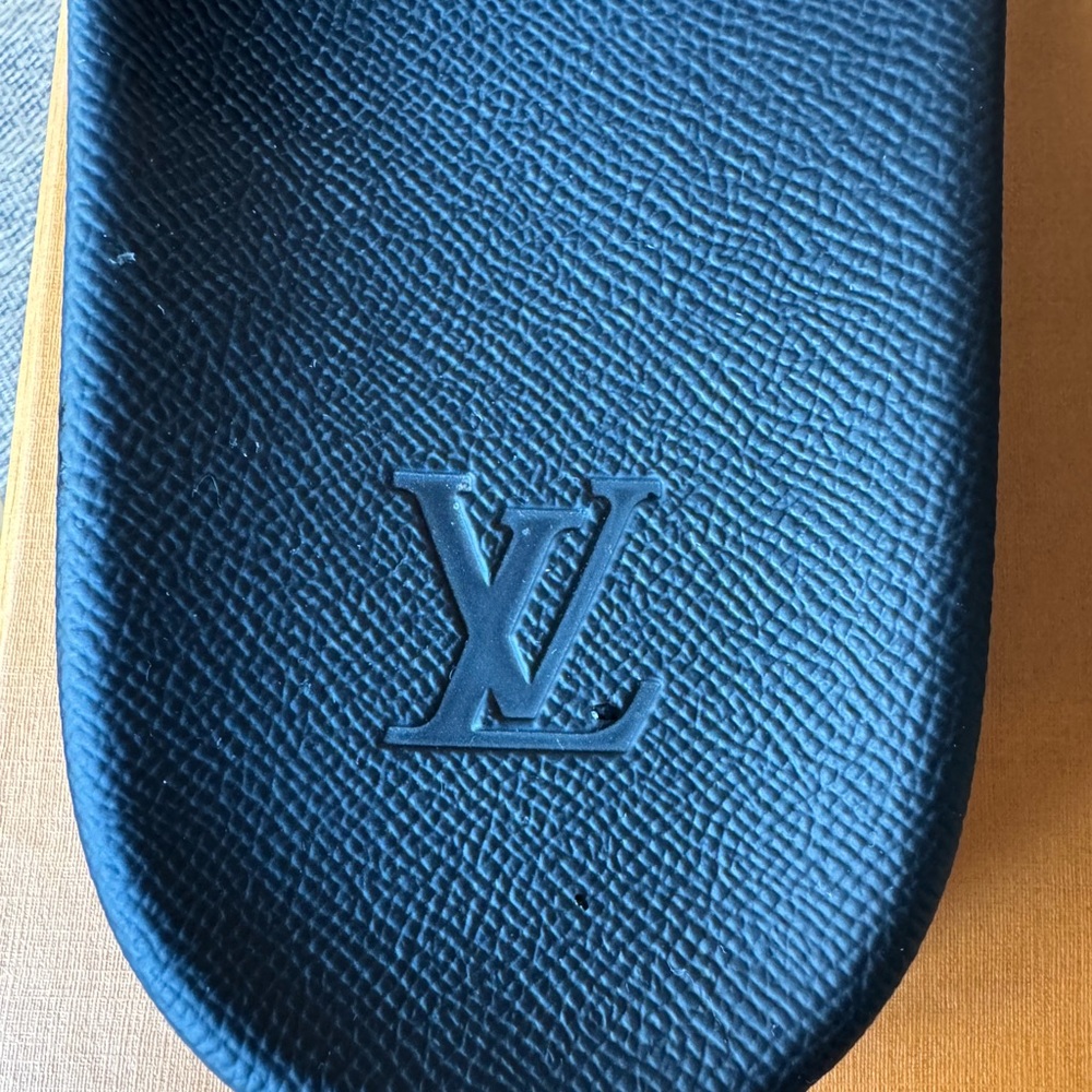 Louis Vuitton Black Slides - Picture 6 of 10
